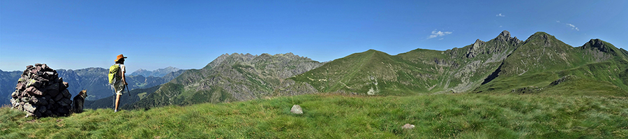 Dal Monte Avaro, prima cima, vista verso la Bocchetta Triomen eil Monte Trbortoi, seconda cima